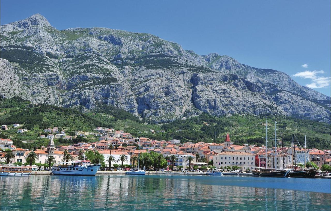 Cozy Apartment In Makarska With Kitchen エクステリア 写真